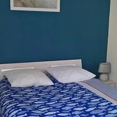F3 Avec Terrasse Et Parking à 400m Du Centre D'amélie-les-bains - Fr-1-703-23 Apartamento