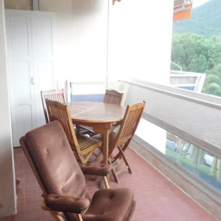 Apartment F3 Avec Terrasse Et Parking A 400m Du Centre D'amelie-les-bains - Fr-1-703-23
